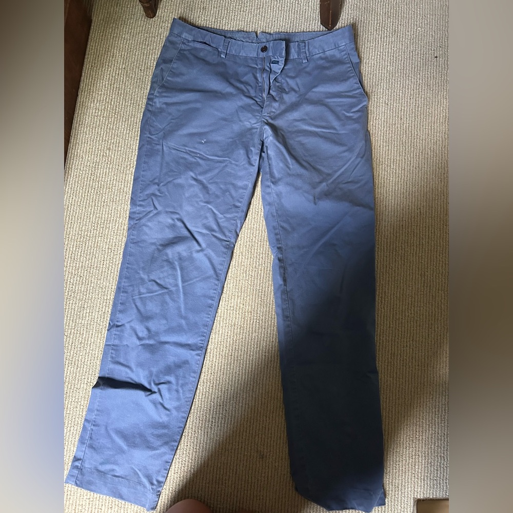 Versatile Blue Chinos with Straight-Leg Cut